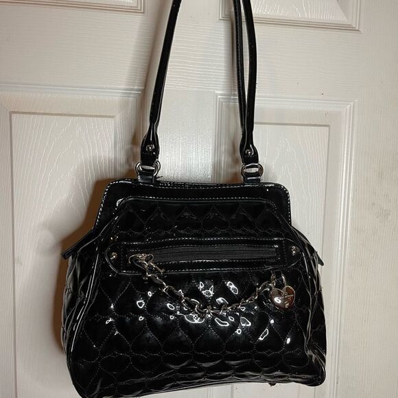 Lulu by Lulu Guinness black quilted heart patent faux leather shoulder b… - Picture 1 of 10